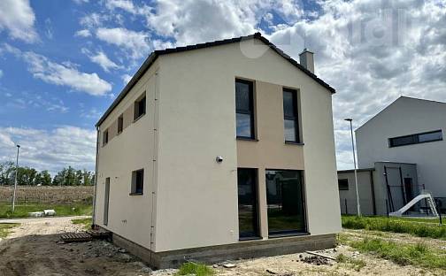 Prodej domu 108 m² s pozemkem 376 m², Pardubice - Doubravice