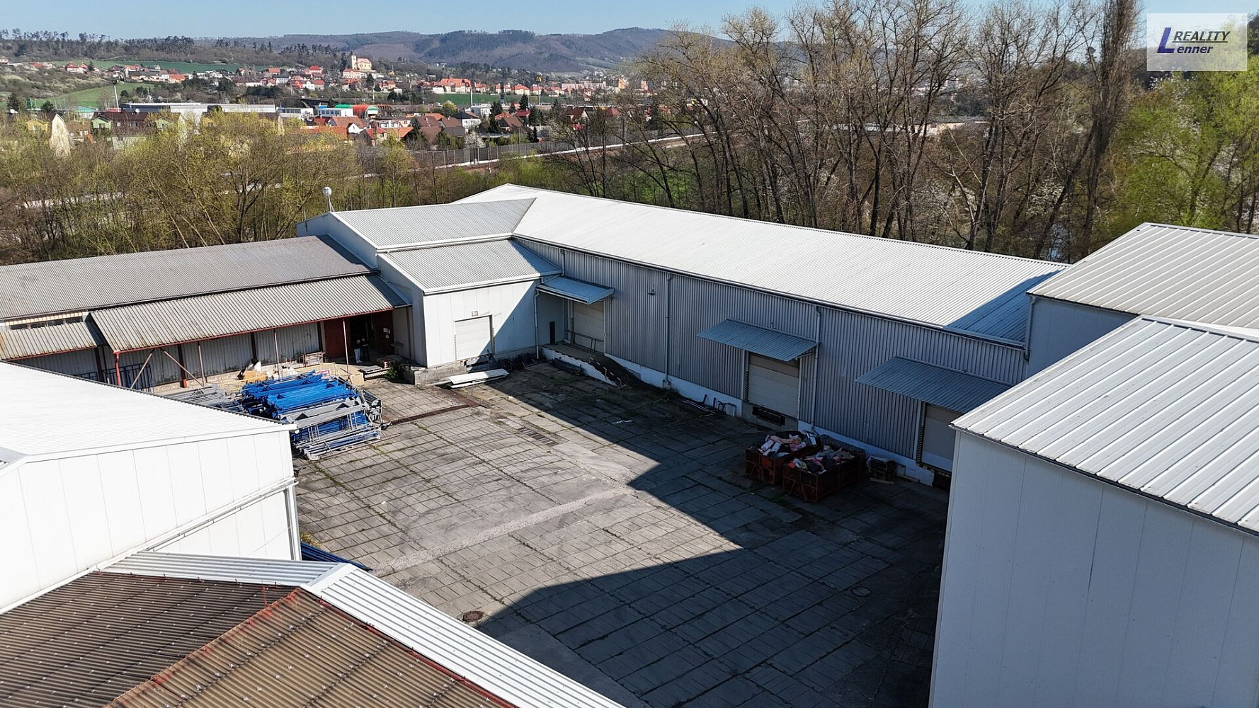 Pronájem skladovacích prostor 1 045 m² – fotografie 3
