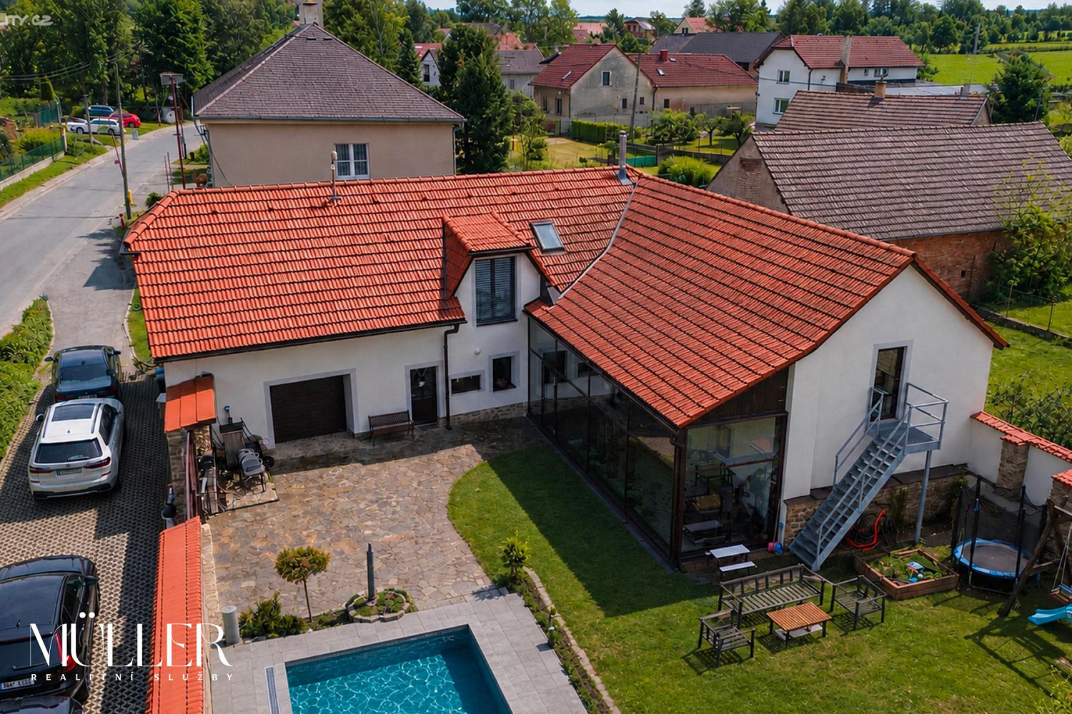 Prodej domu 288 m² s pozemkem 677 m² – fotografie 3
