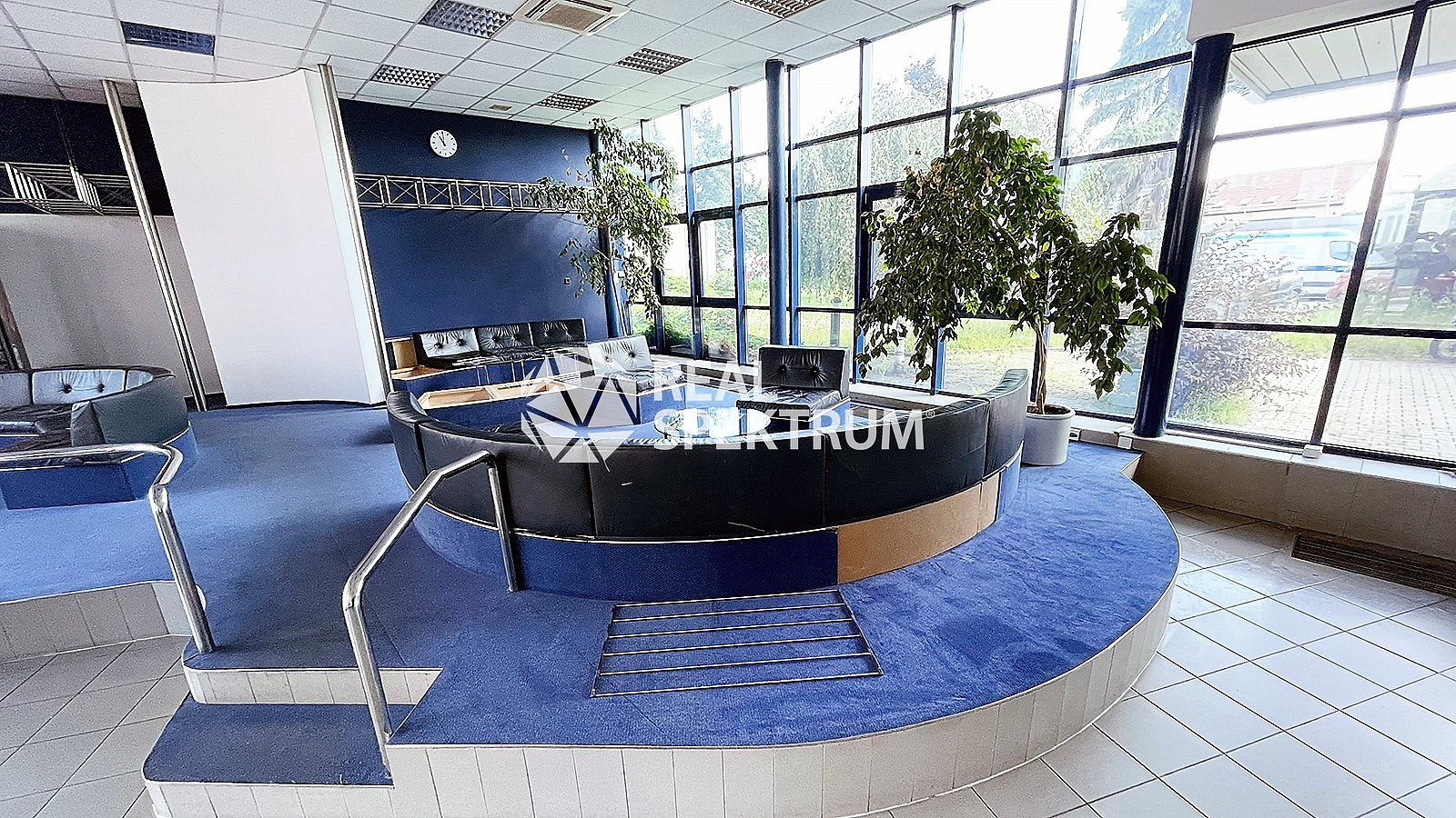Pronájem kanceláře 484 m² – fotografie 3