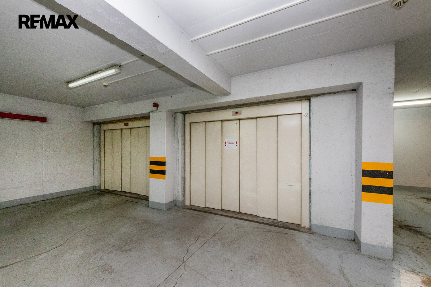 Prodej garážového parkovacího stání vedle vojenské nemocnice, praha 6 — photo 5