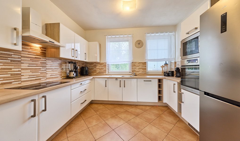 Prodej domu 141 m² s pozemkem 826 m², Mladé Buky – náhled fotky 2