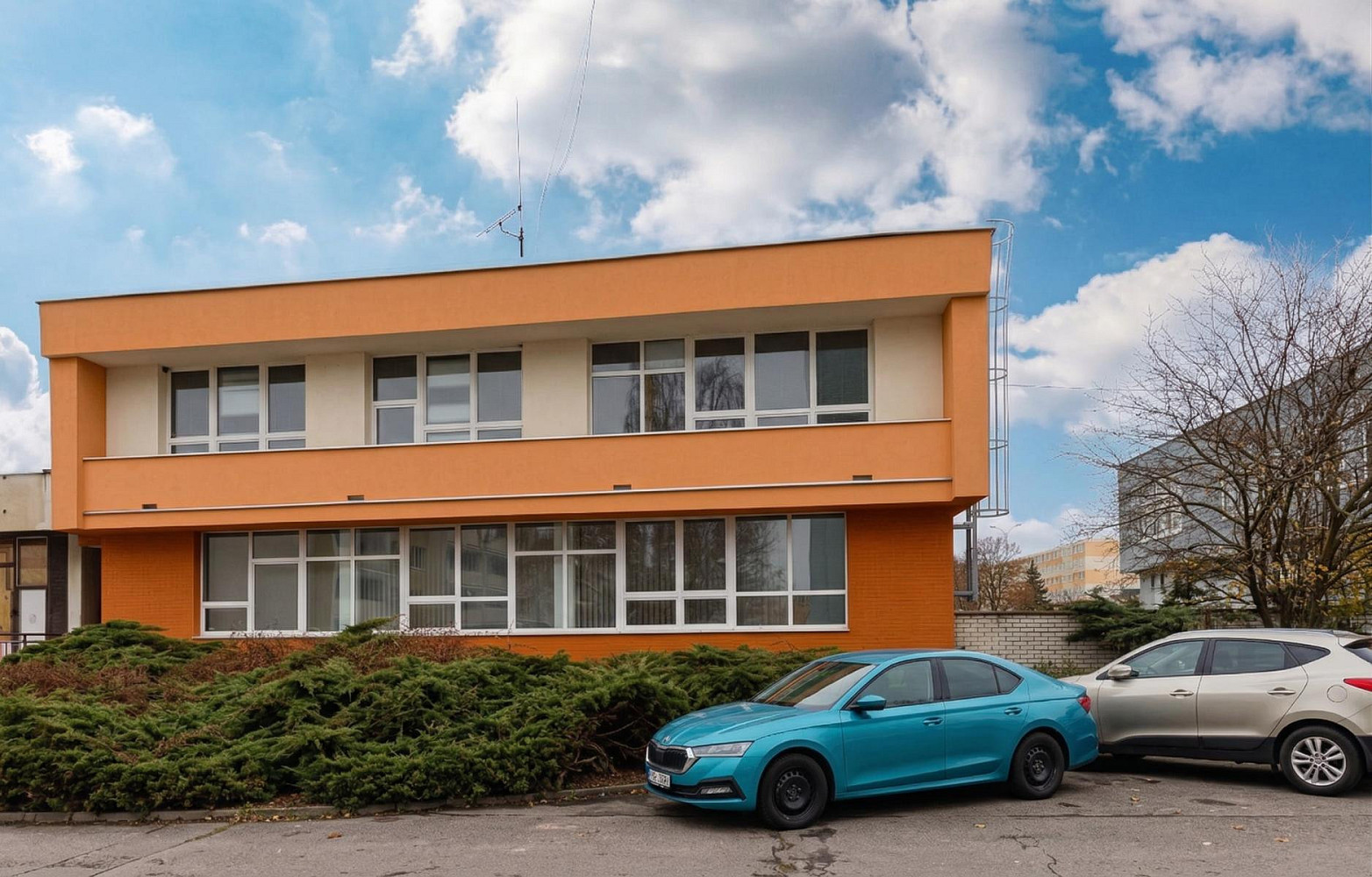 Prodej kanceláře 220 m² — photo 2