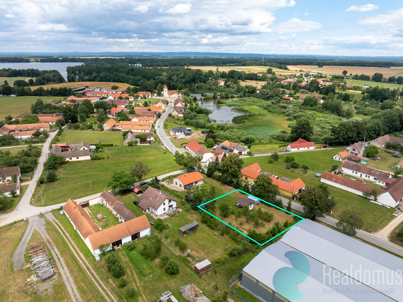 Prodej stavebního pozemku 1 000 m² — photo 2