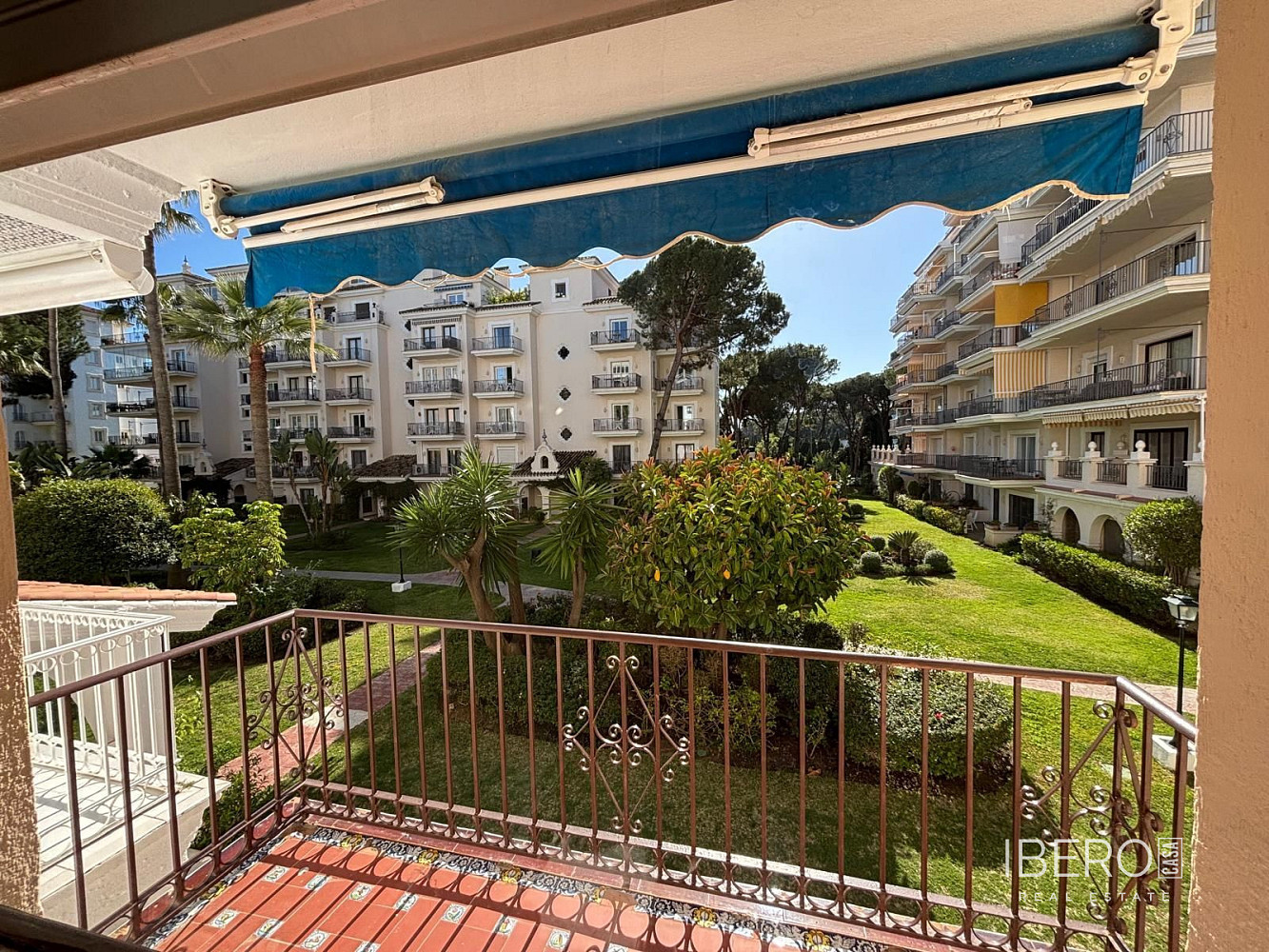 Pis 4+kk – Marbella, Nueva Andalucía - Vista 2
