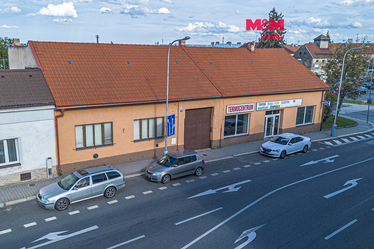 Pronájem obchodních prostor 890 m²