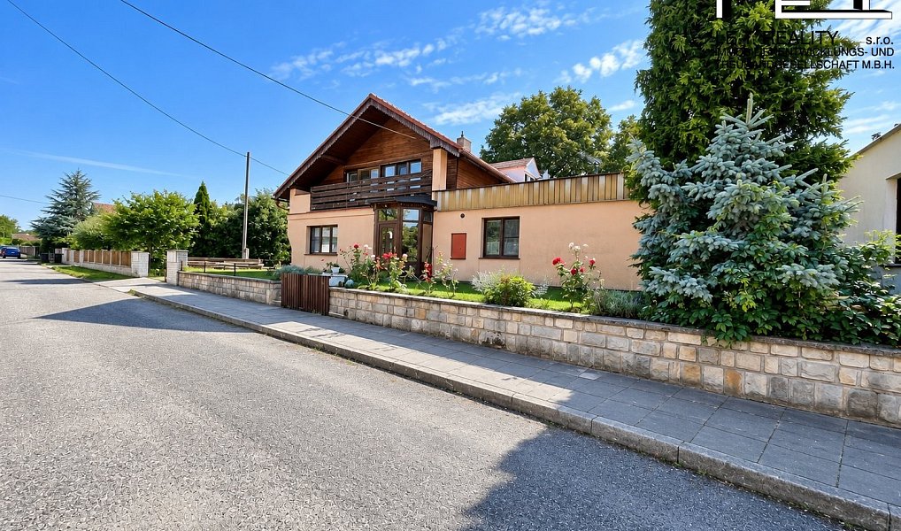 Prodej domu 250 m² s pozemkem 1 200 m², Dobřichov – náhled fotky 2