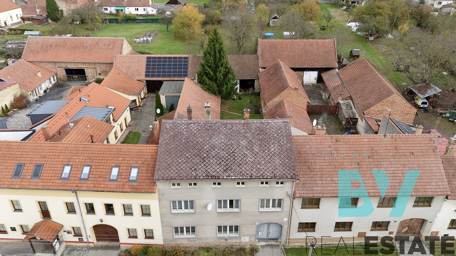 Prodej domu 537 m² s pozemkem 1 747 m²