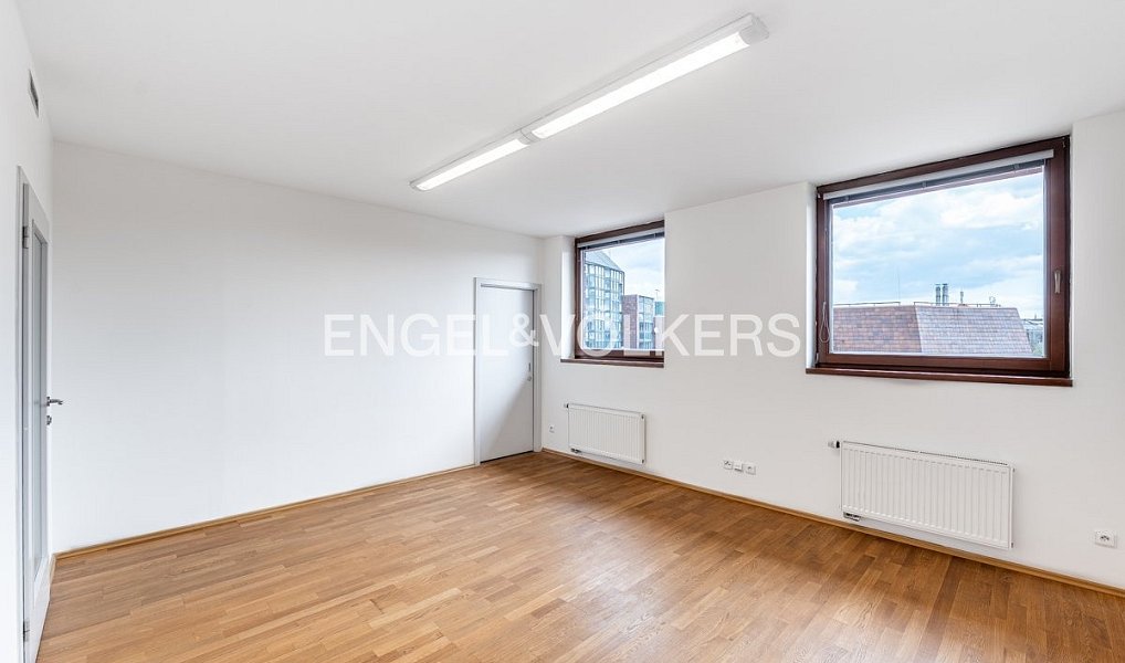 Pronájem bytu 4+1 147 m², Praha – náhled fotky 6