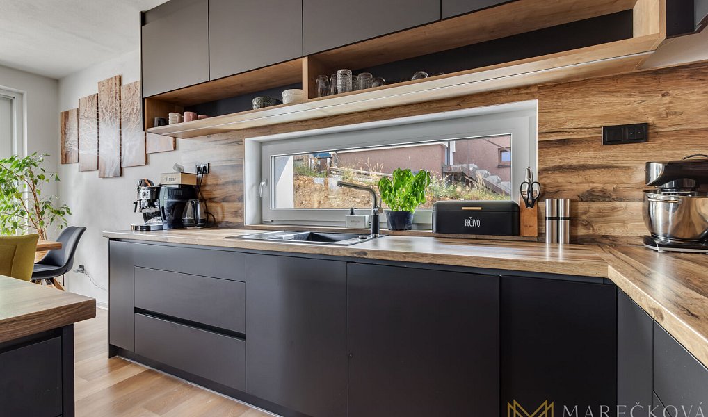 Prodej domu 178 m² s pozemkem 808 m², Brnířov – náhled fotky 12