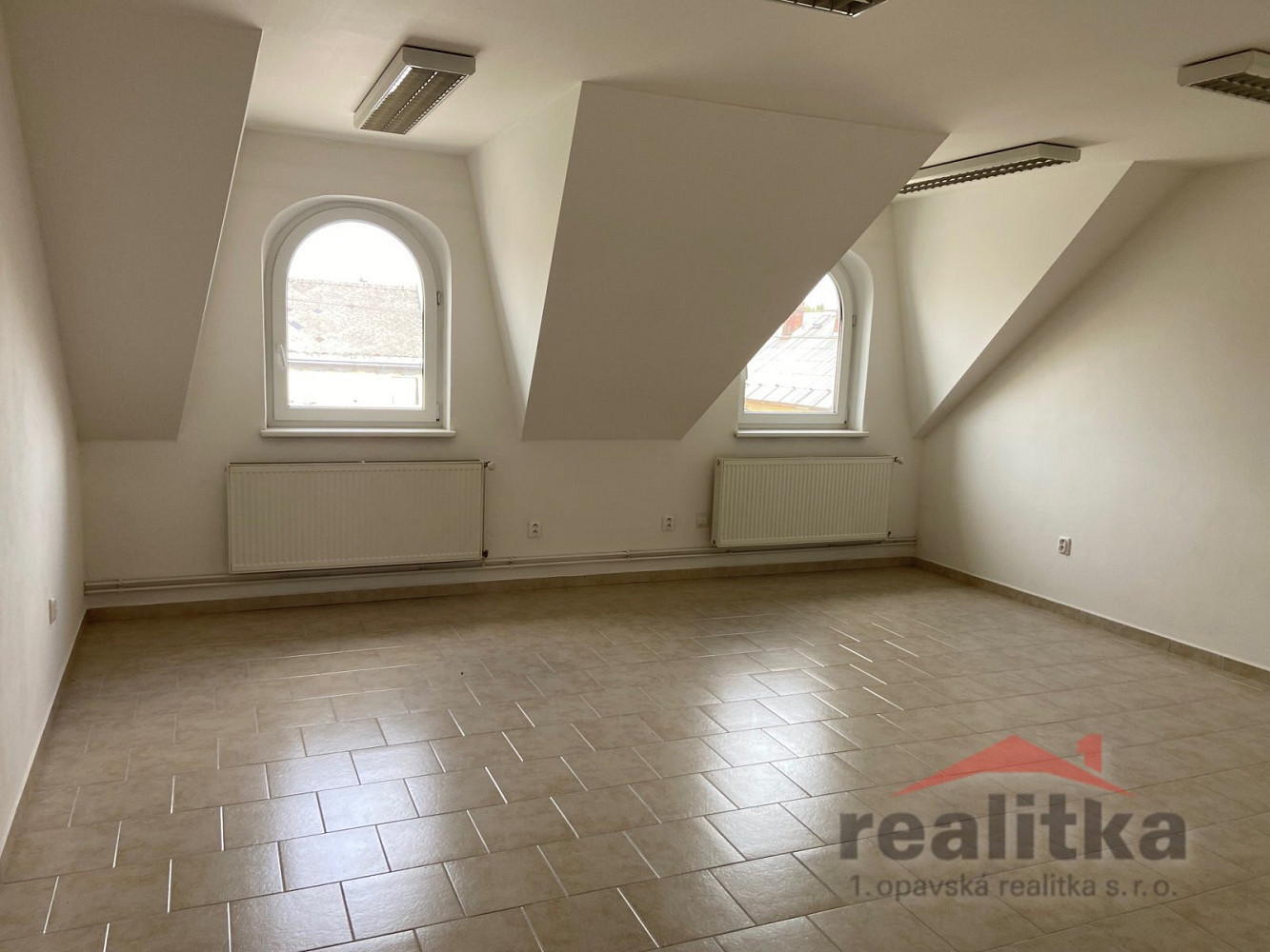 Prodej obchodních prostor 525 m² – fotografie 2