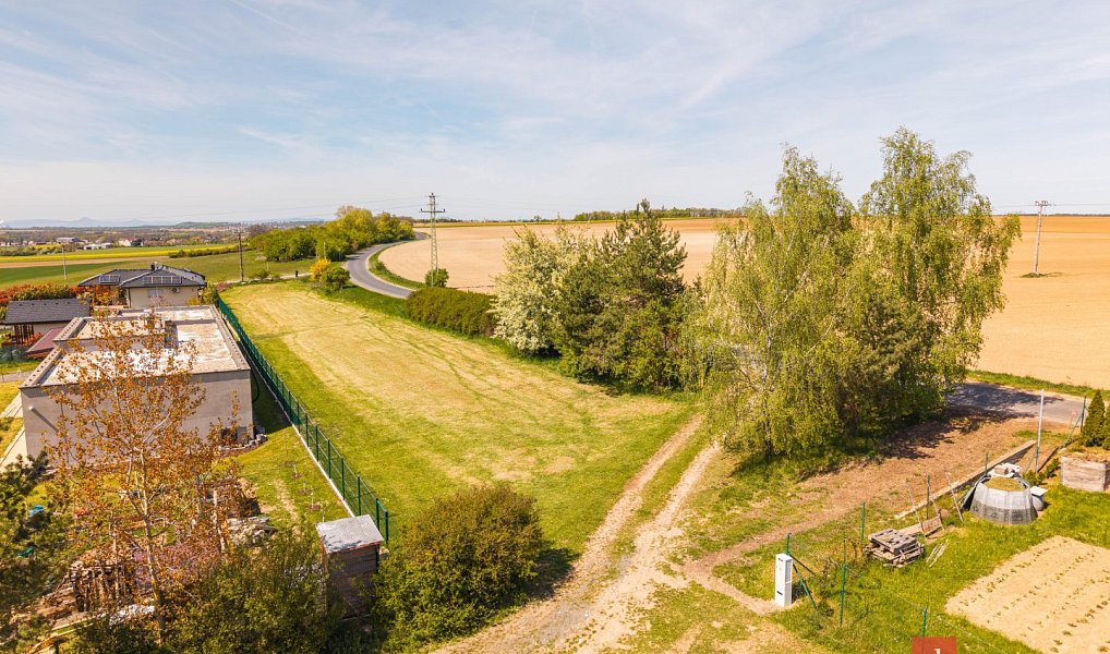Prodej stavebního pozemku 2 357 m², Střemy – náhled fotky 13