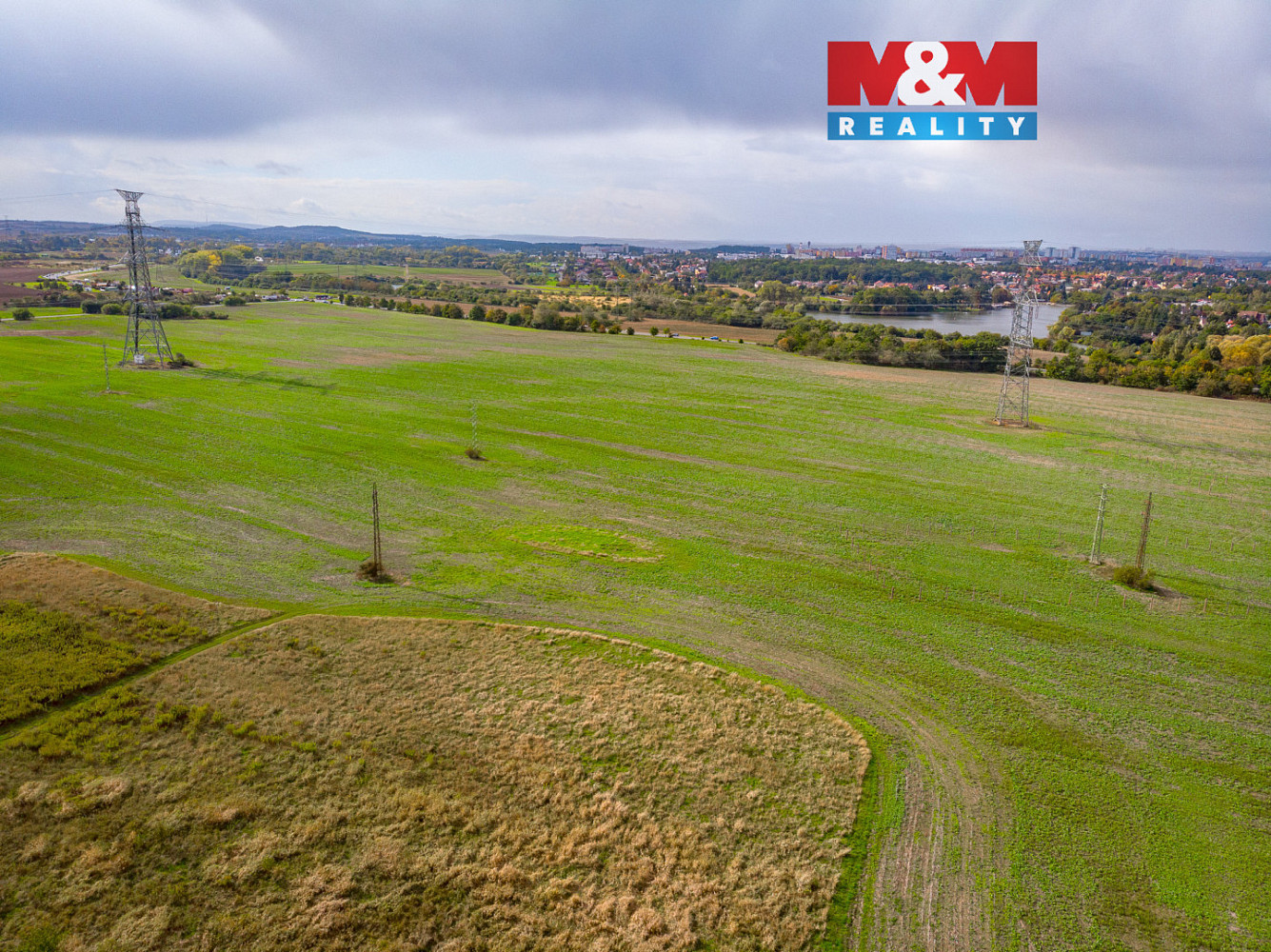Prodej pole 2 421 m²