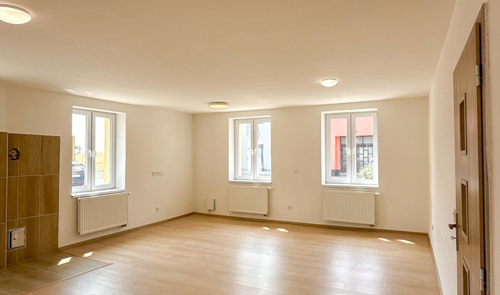 Prodej domu 182 m² s pozemkem 284 m², Seloutky – náhled fotky 2