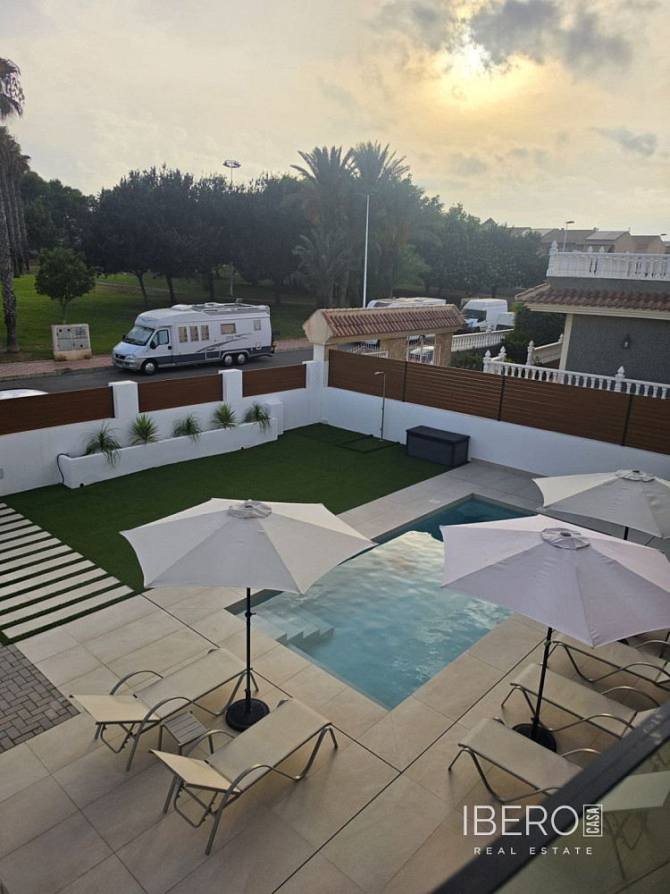 Casa 5+kk – Torrevieja, Urbanización Los Balcones - Vista 5