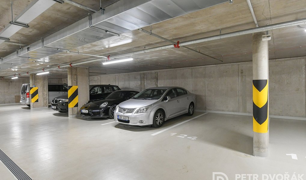 Pronájem bytu 2+kk 58 m², Praha – náhled fotky 18