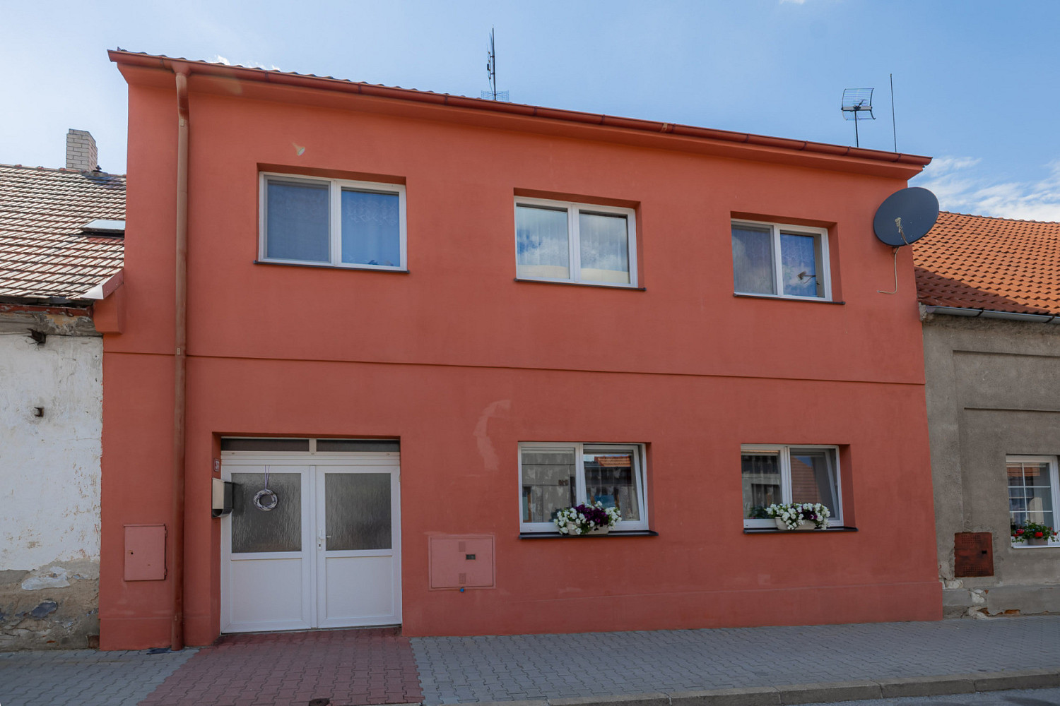 Prodej domu 163 m² s pozemkem 327 m² – fotografie 2