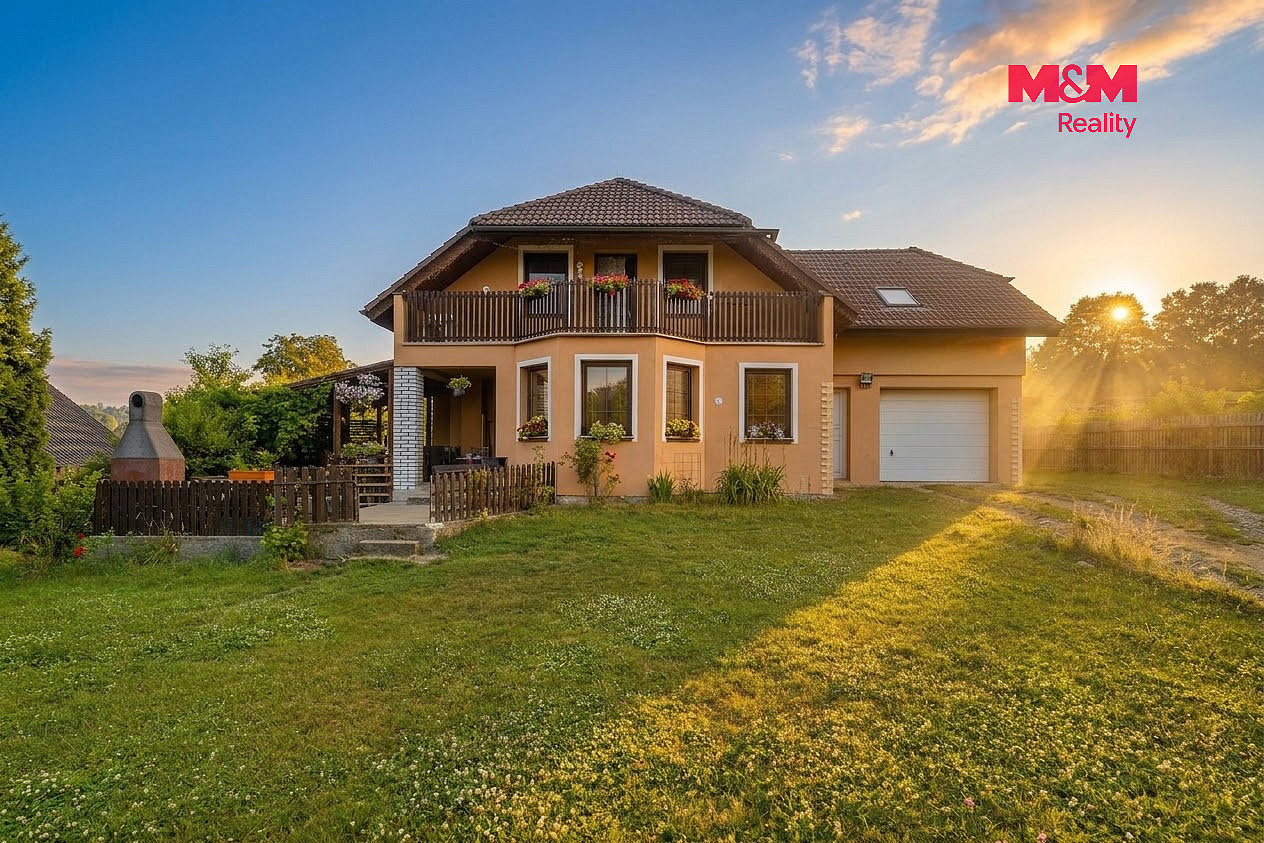 Prodej domu 206 m² s pozemkem 1 470 m² – fotografie 2