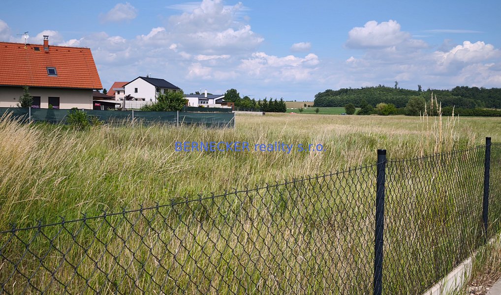 Prodej stavebního pozemku 694 m², Hradec Králové – náhled fotky 2