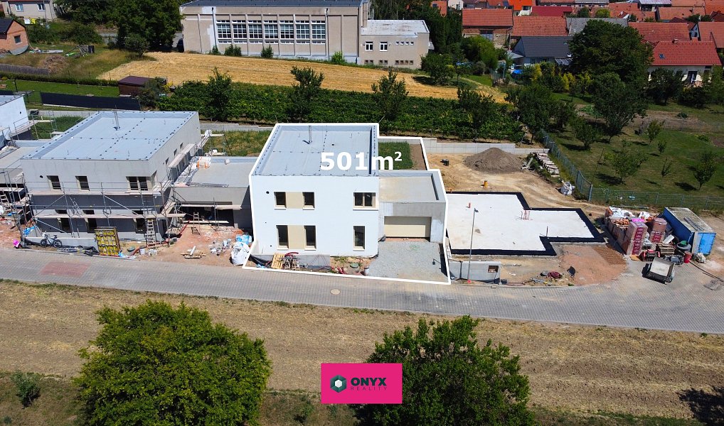 Prodej domu 242 m² s pozemkem 501 m², Rousínov – náhled fotky 2