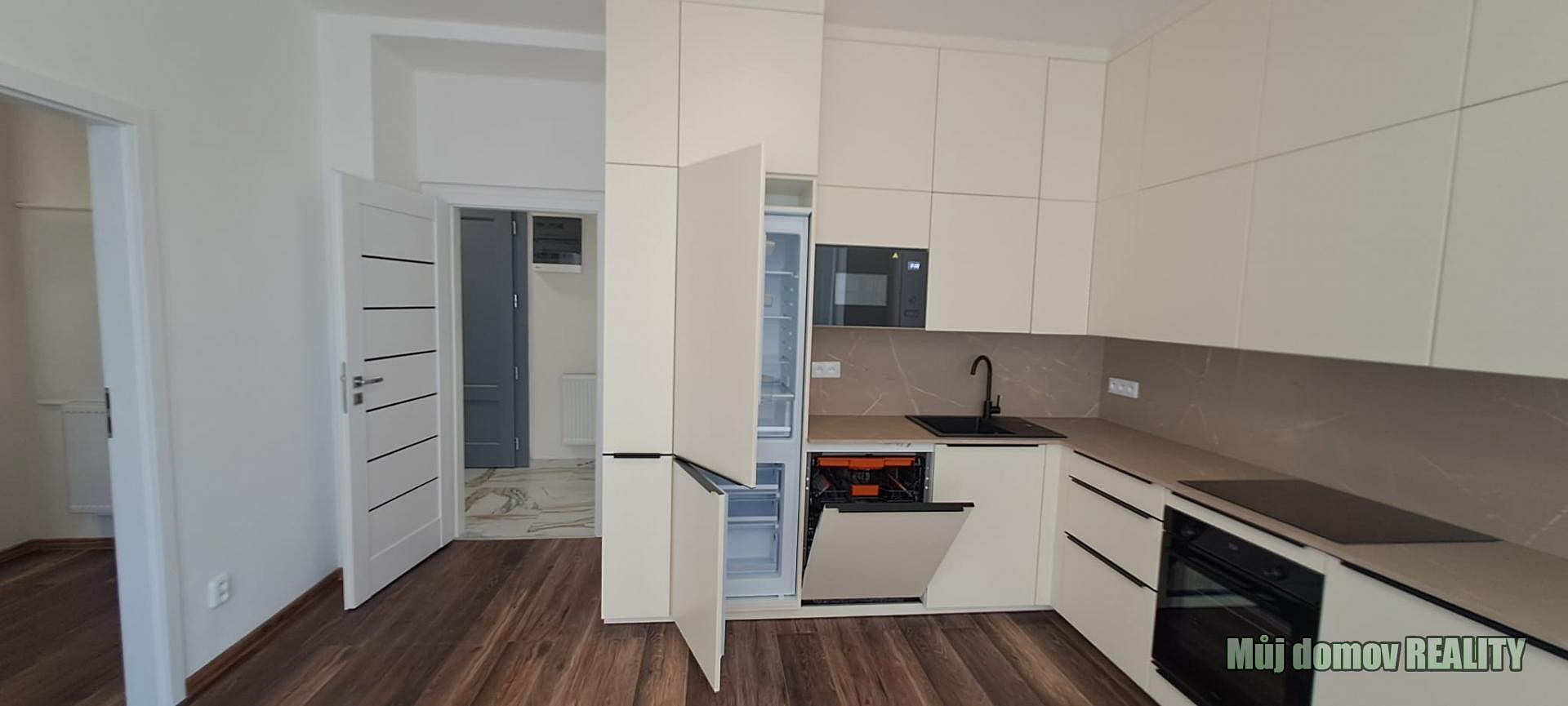 Pronájem bytu 3+kk 65 m² – fotografie 2