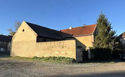 Prodej domu 167 m² s pozemkem 337 m², náměstí Pod Lipami, Zlonice, okres Kladno