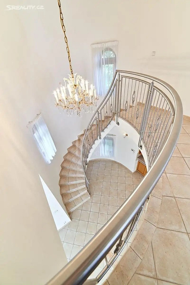 Pronájem domu 255 m² s pozemkem 780 m² – pohled 4