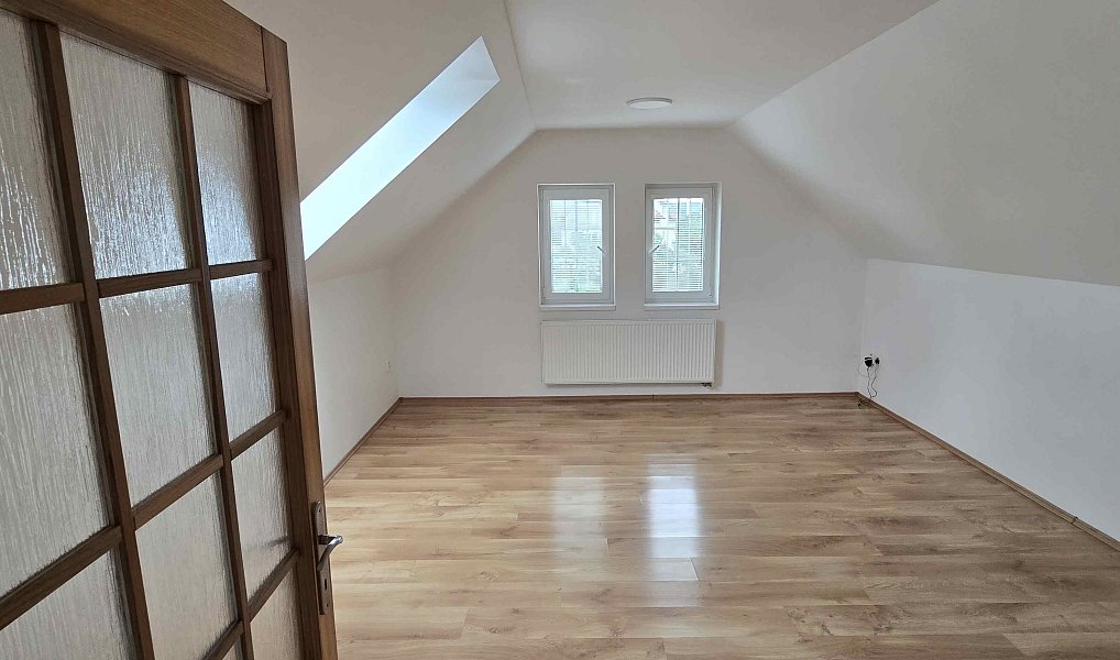 Pronájem domu 130 m² s pozemkem 200 m², Osek – náhled fotky 13