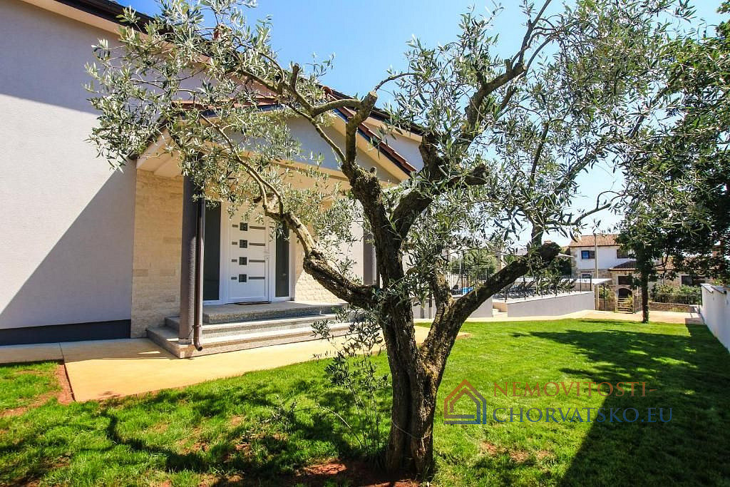 Prodej domu 450 m² s pozemkem 760 m² - Widok 3