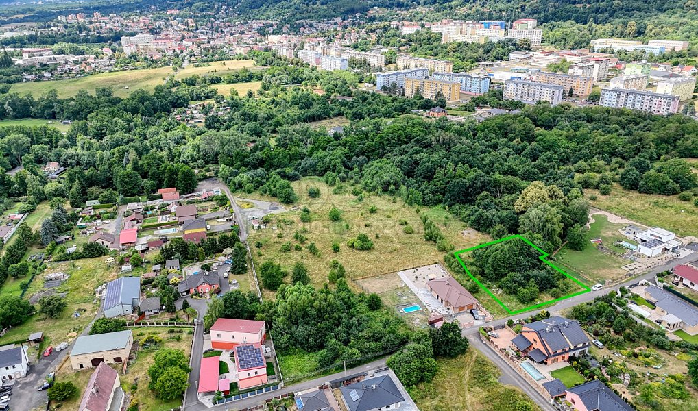 Prodej stavebního pozemku 1 902 m², Krupka – náhled fotky 3