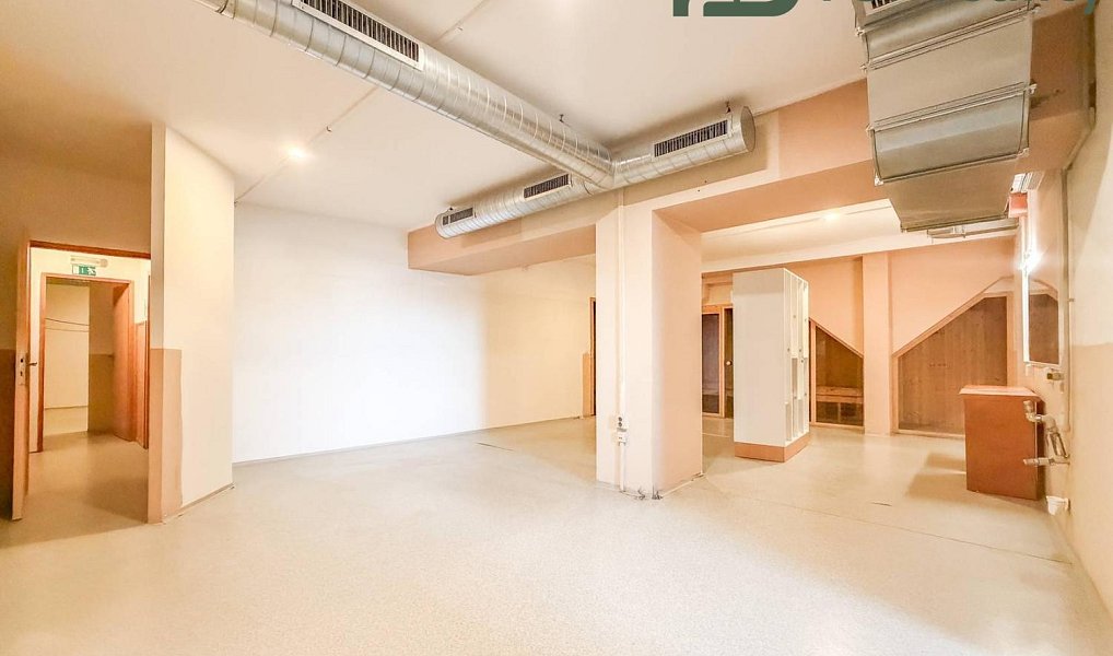 Pronájem obchodních prostor 160 m², Benešov – náhled fotky 8