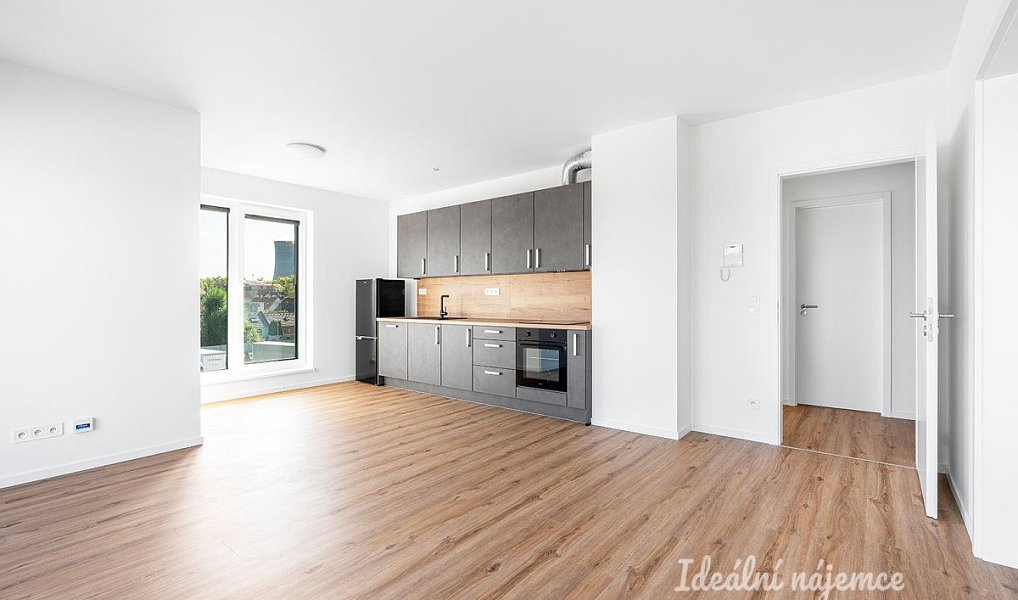 Pronájem bytu 3+kk 73 m², Kladno – náhled fotky 3