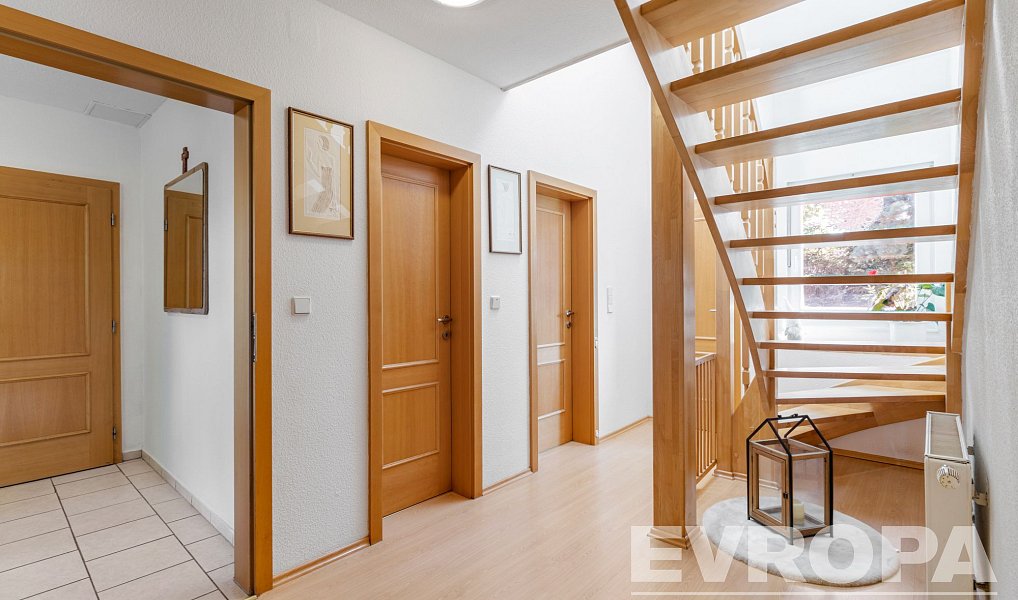 Prodej domu 225 m² s pozemkem 1 197 m², Hybrálec – náhled fotky 18