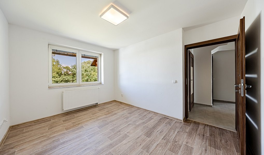 Pronájem domu 175 m² s pozemkem 722 m², Kunovice – náhled fotky 9