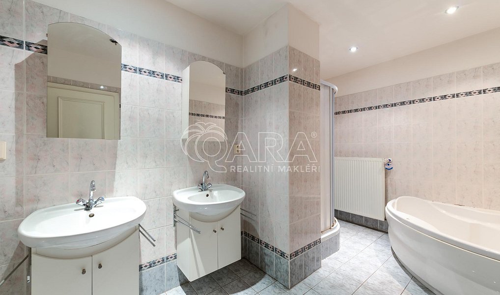 Prodej bytu 4+1 120 m², Praha – náhled fotky 15