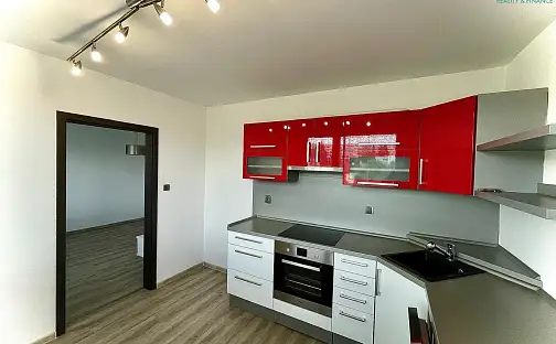 Pronájem krásného zrekonstruovaného bytu 2+1 s lodžií 57 m2 Třebíč