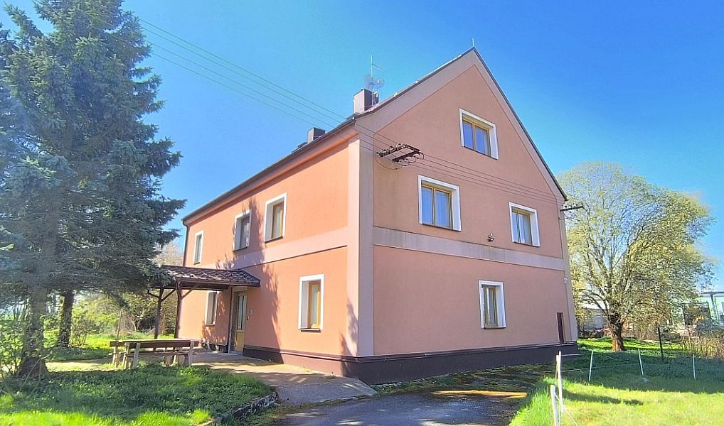 Prodej ubytovacího objektu 419 m², Cheb – fotka 1 z 13