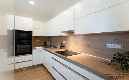 Pronájem bytu 3+kk 66 m²