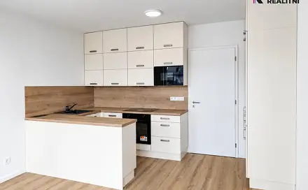 Pronájem bytu 1+kk 36 m², Ke křížku, Kladno - Dubí