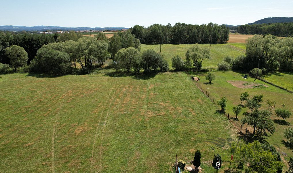 Prodej stavebního pozemku 2 410 m², Střítež – náhled fotky 2