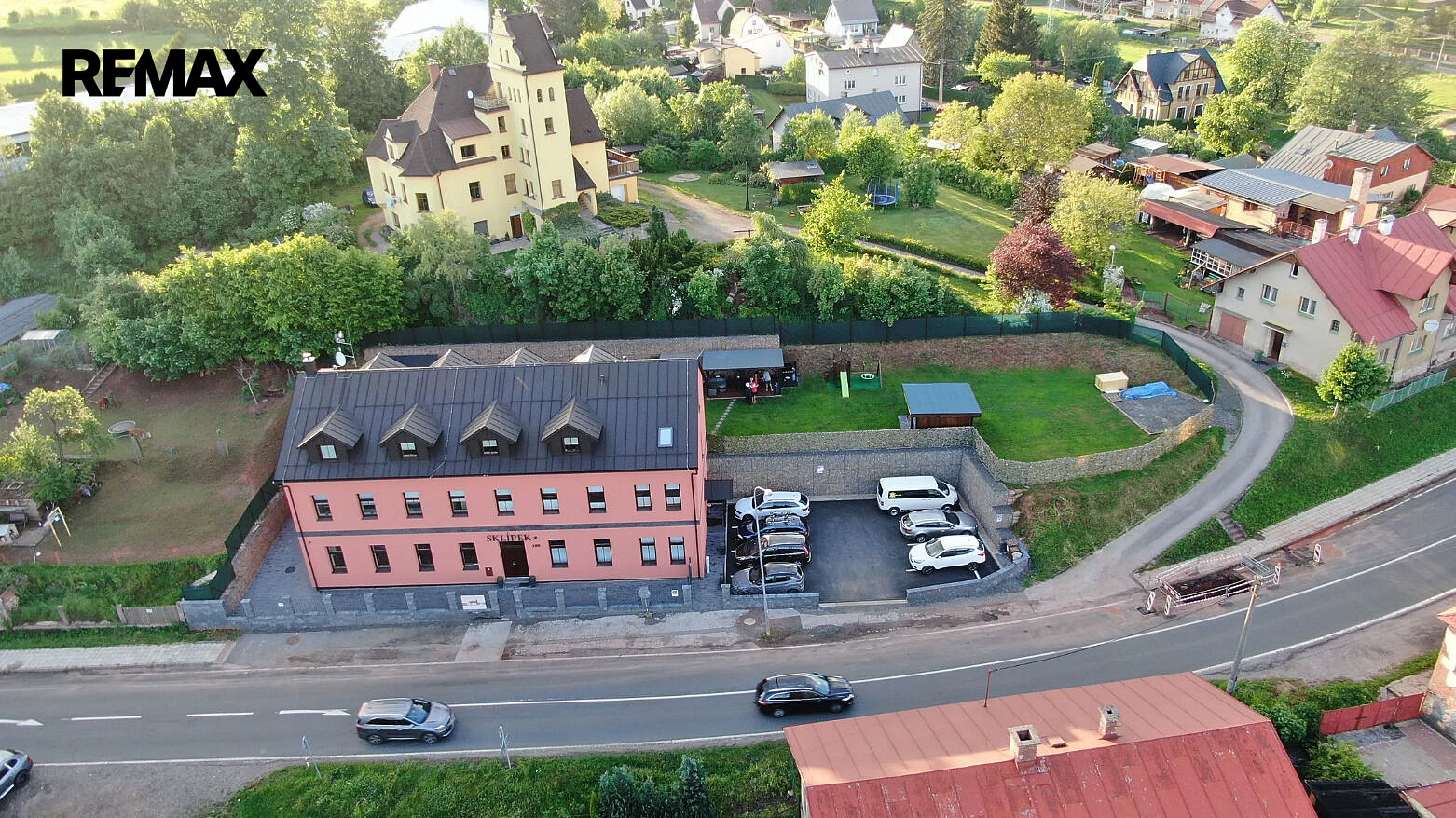 Prodej nájemního domu, činžáku 715 m²