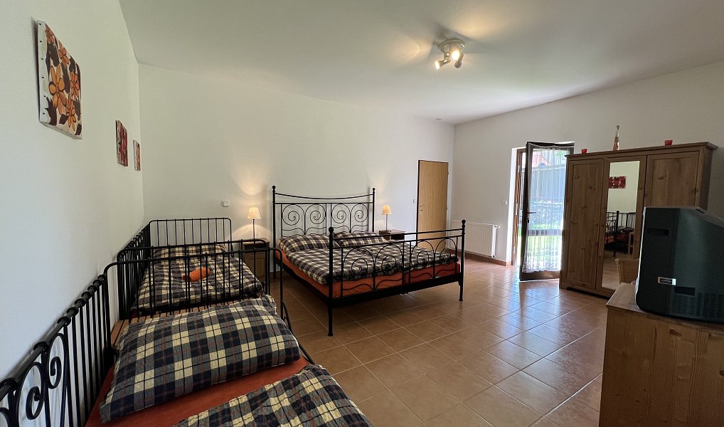 Prodej domu (jiného typu) 500 m² s pozemkem 632 m², Zlatá Koruna – náhled fotky 9