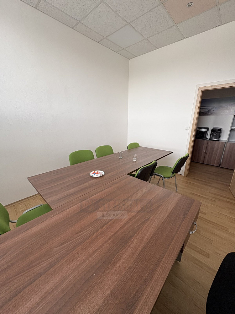 Pronájem kanceláře 70 m² – fotografie 3