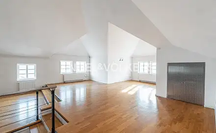 Pronájem domu 390 m² s pozemkem 450 m², Na Kampě, Praha 1 - Malá Strana