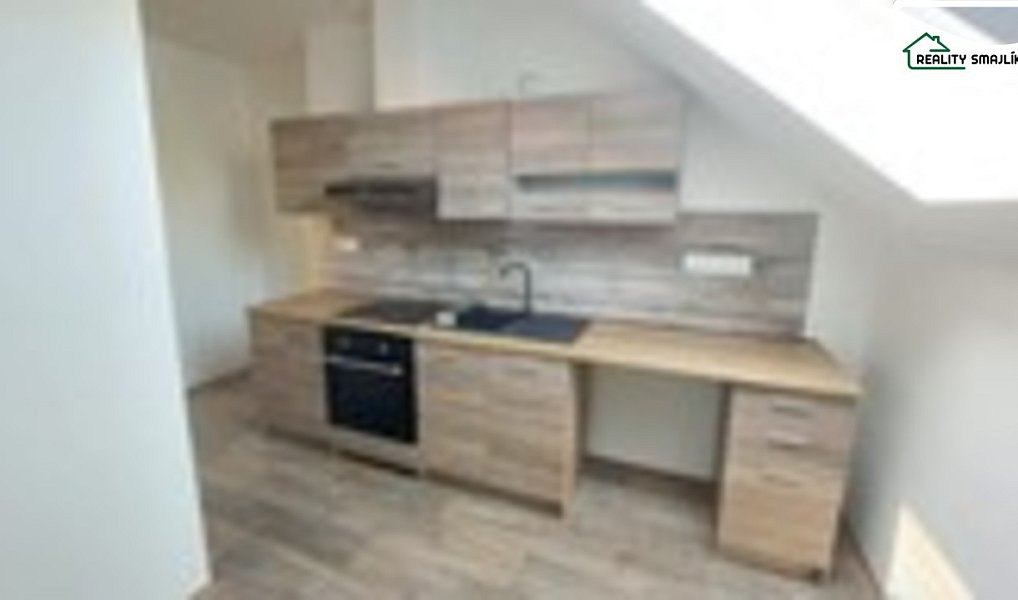 Pronájem bytu 3+1 163 m², Cheb – náhled fotky 2