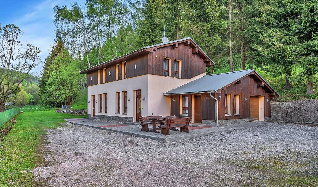 Prodej ubytovacího objektu 159 m², Horní Maršov – náhled fotky 3