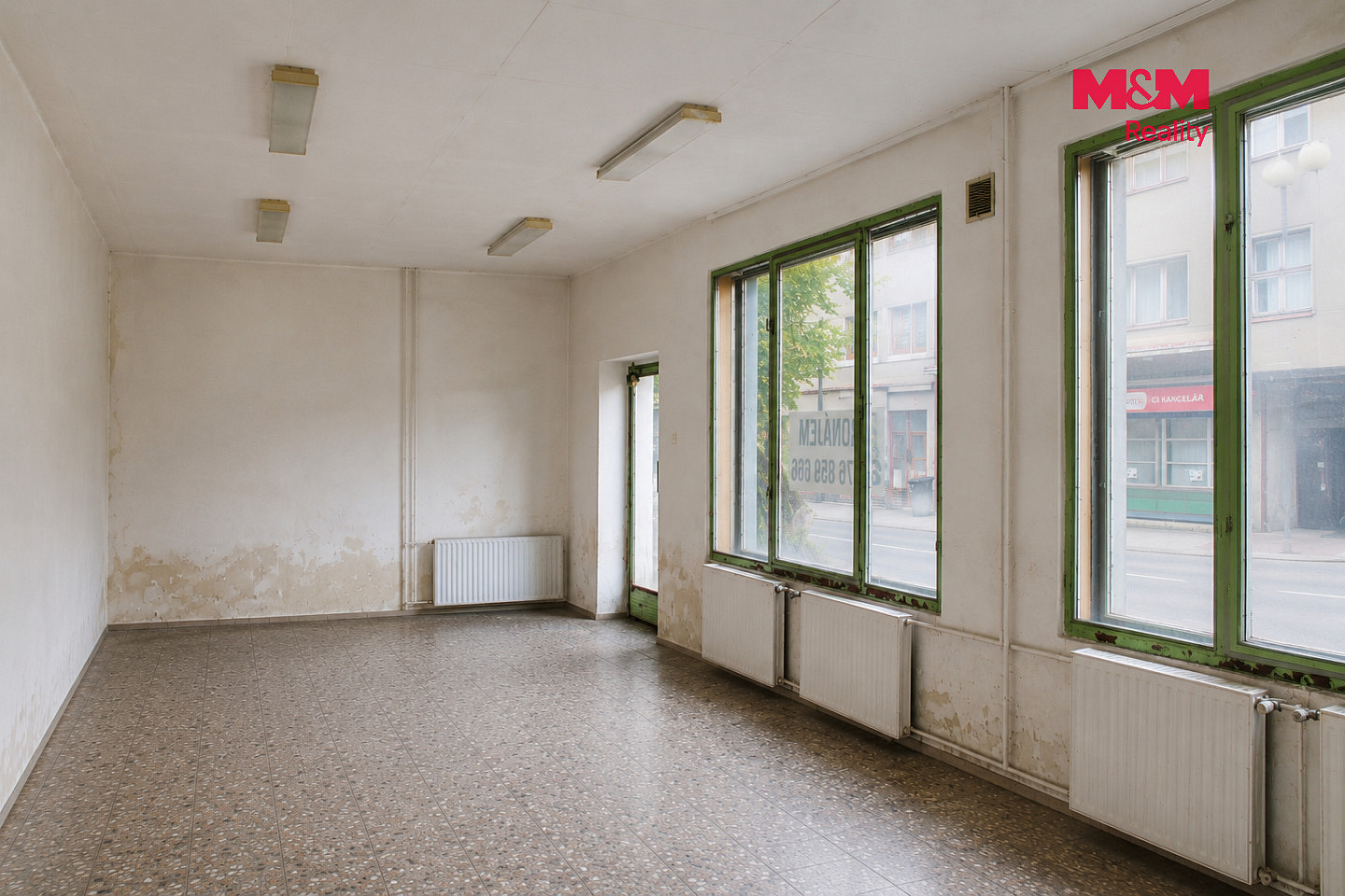 Pronájem obchodních prostor 33 m² – fotografie 2