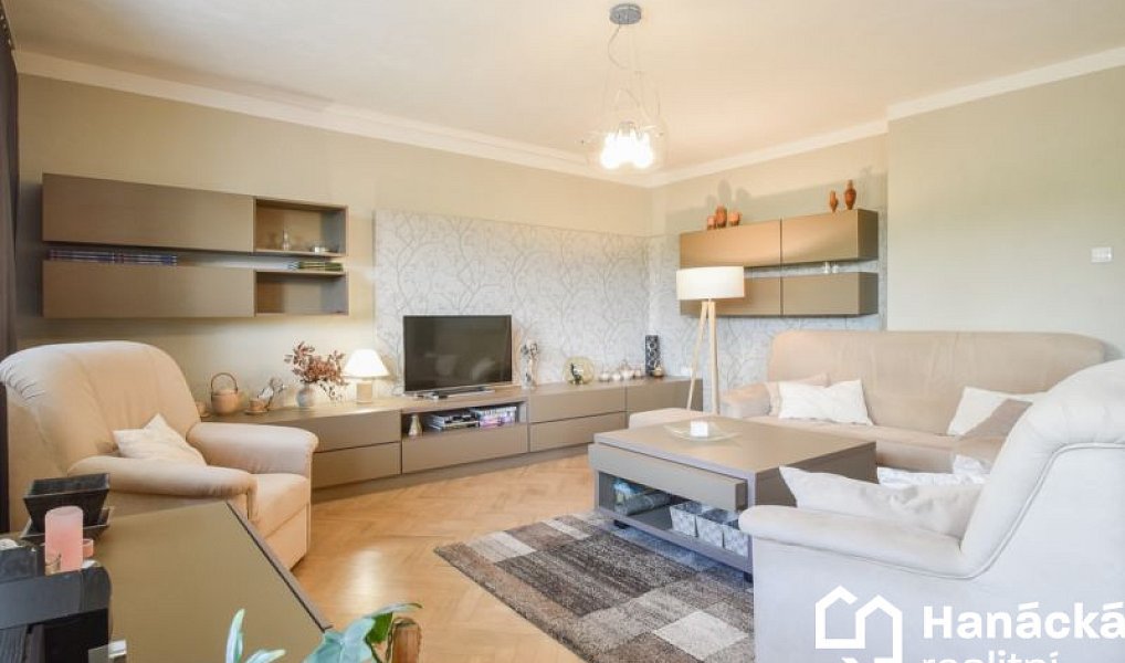Prodej domu 345 m² s pozemkem 1 131 m², Kladky – náhled fotky 9