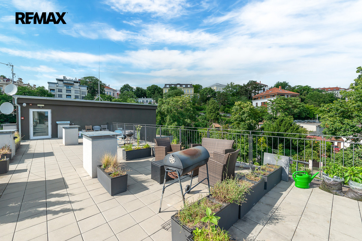 Pronájem bytu 1+kk 27 m² — photo 2