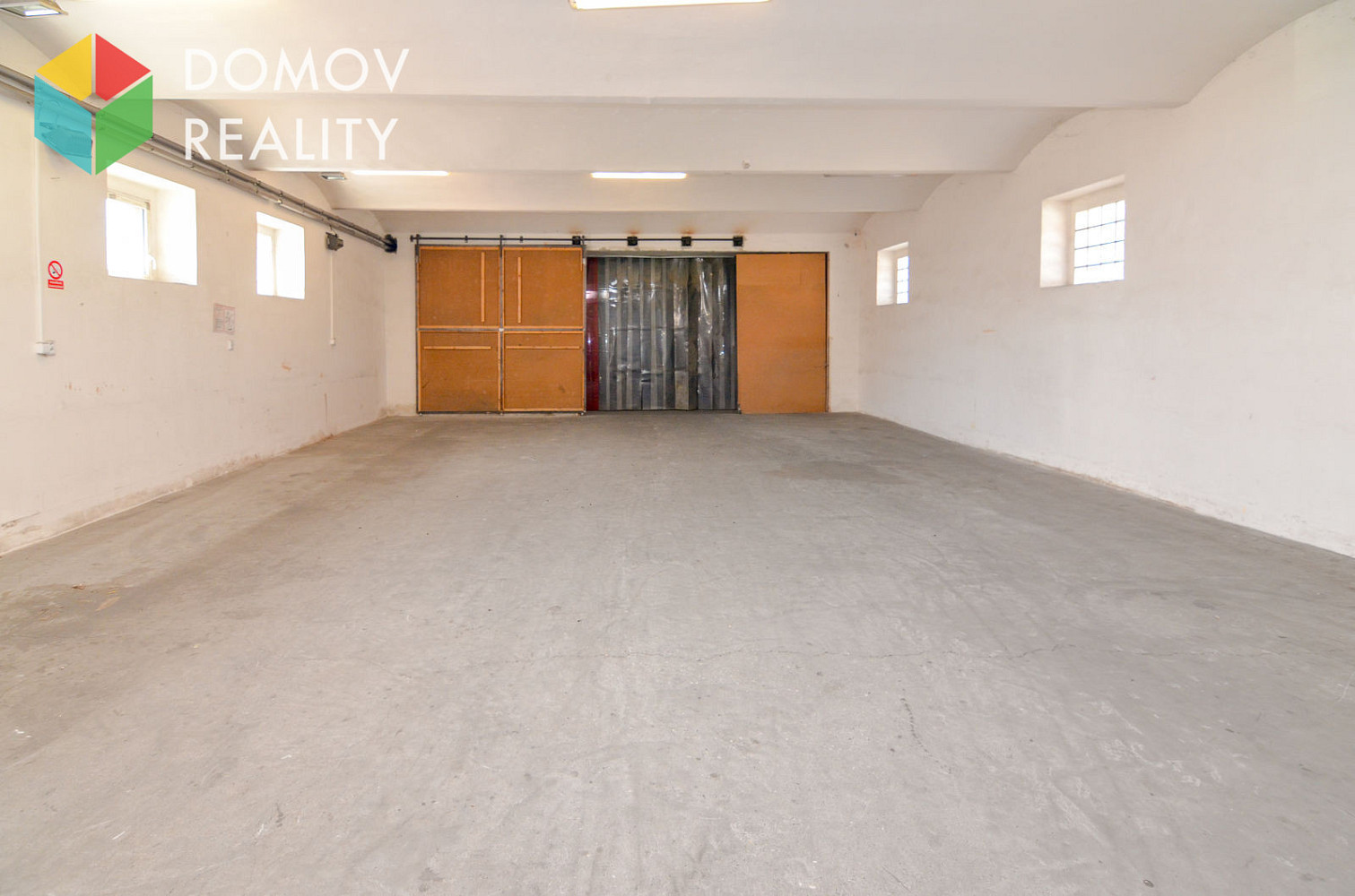 Pronájem skladu ve zděné budově, oplocený areál, Libomyšl – pohled 2